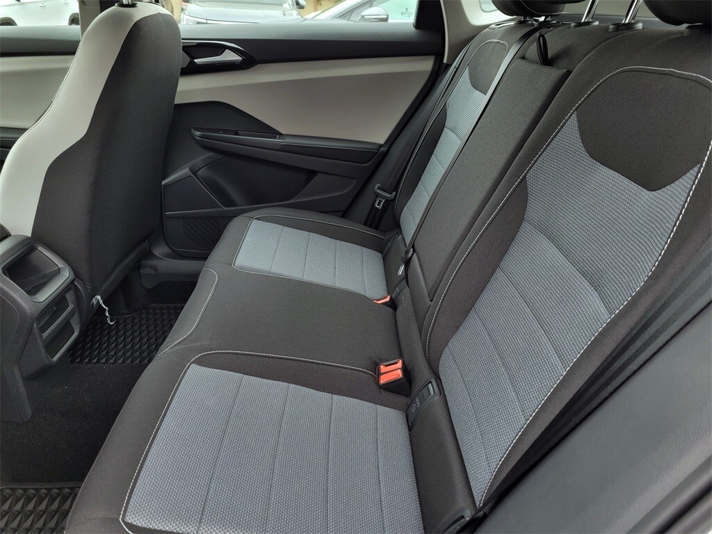 2025 Volkswagen Taos S photo 4