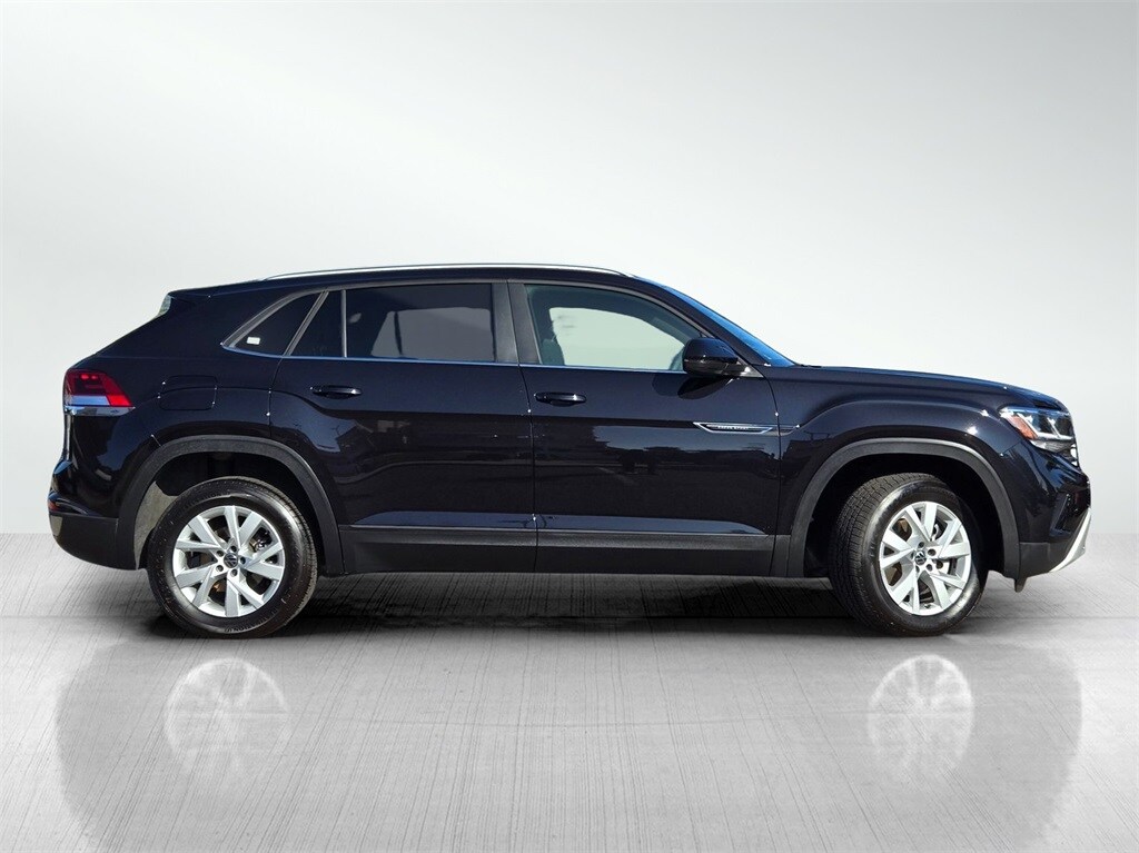 2020 Volkswagen Atlas Cross Sport photo 3