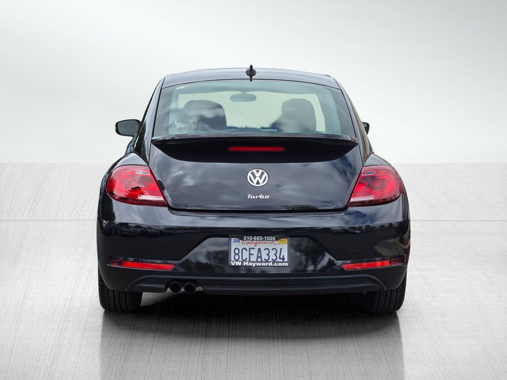 2017 Volkswagen Beetle 1.8T Classic photo 5