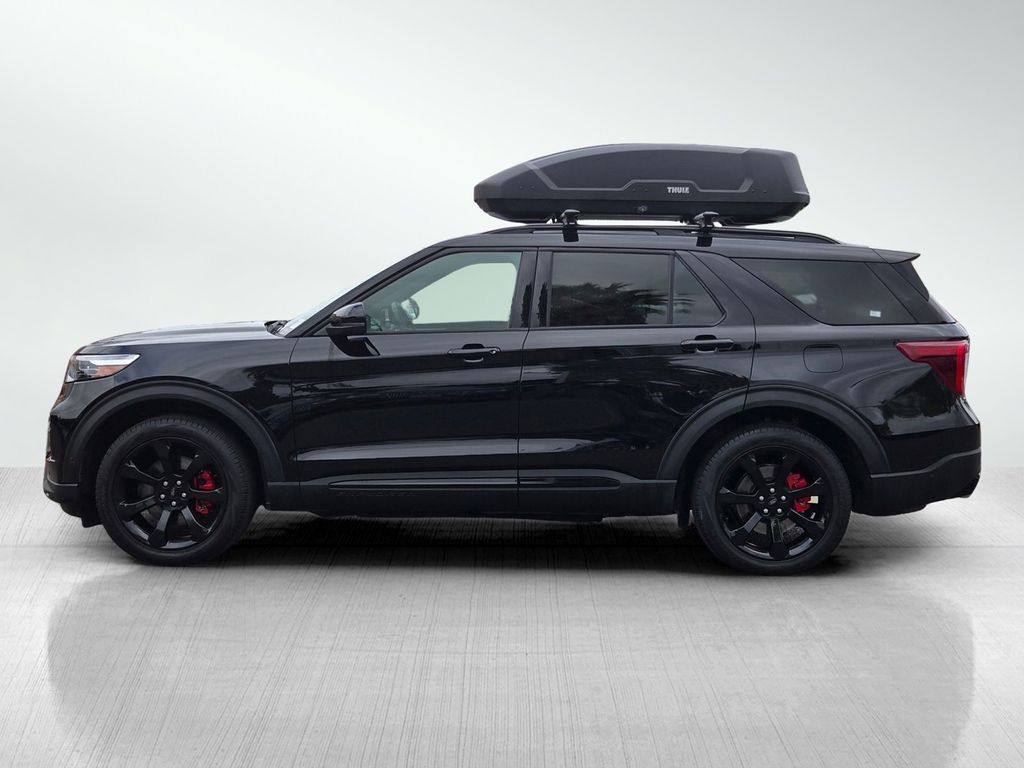 2022 Ford Explorer ST photo 3