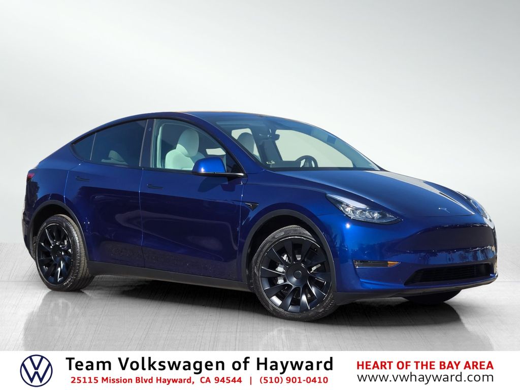 2023 Tesla Model Y Long Range photo 1