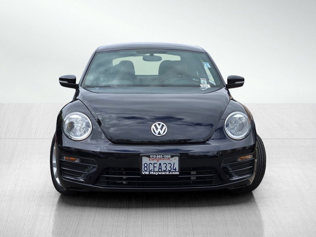 2017 Volkswagen Beetle 1.8T Classic photo 2