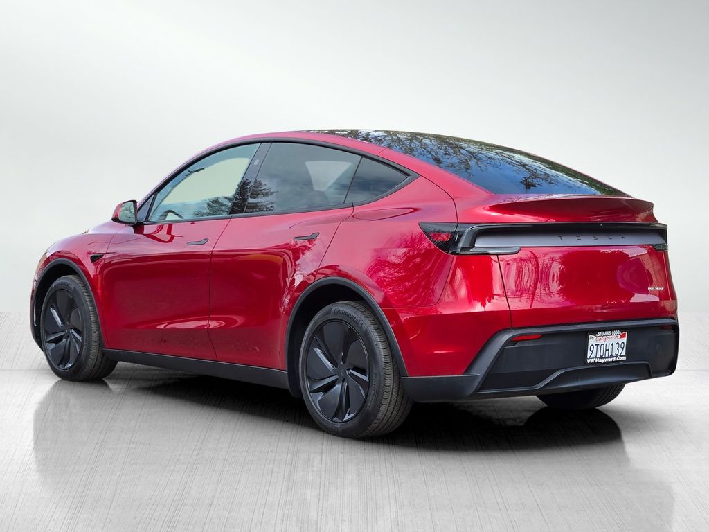 2026 Tesla Model Y Long Range photo 5