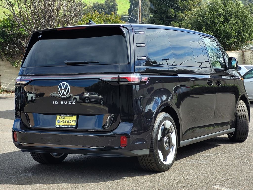 New 2025 Volkswagen ID. Buzz Pro S Van Passenger Van