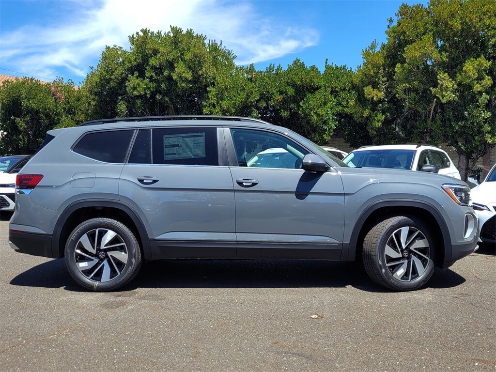 2026 Volkswagen Atlas SE Technology photo 2