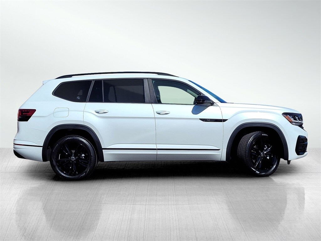 2022 Volkswagen Atlas V6 SEL R-Line photo 3