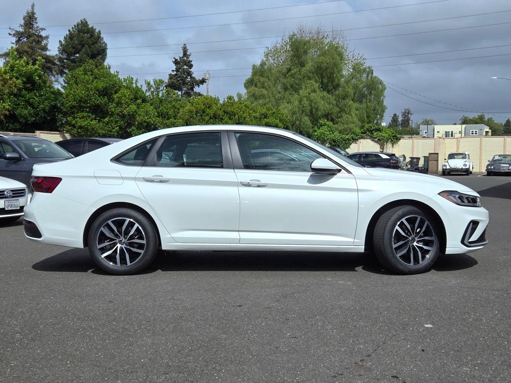 New 2026 Volkswagen Jetta 1.5T SE Sedan
