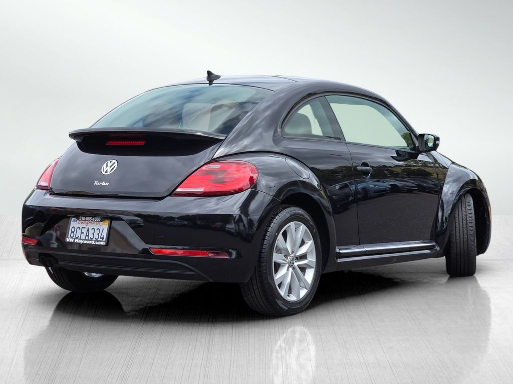 2017 Volkswagen Beetle 1.8T Classic photo 4