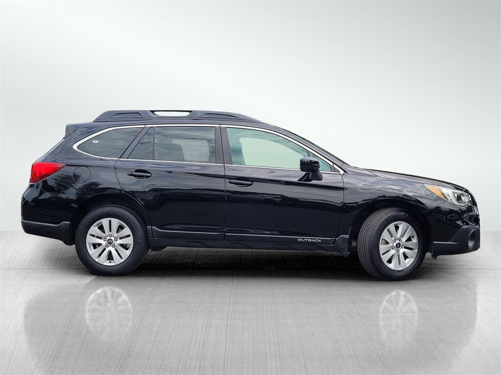 2016 Subaru Outback 2.5i Premium photo 3
