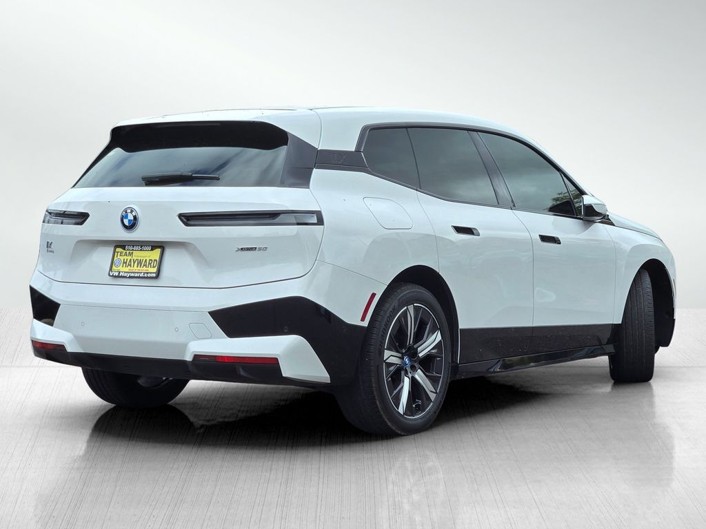 2024 BMW iX xDrive50 photo 4