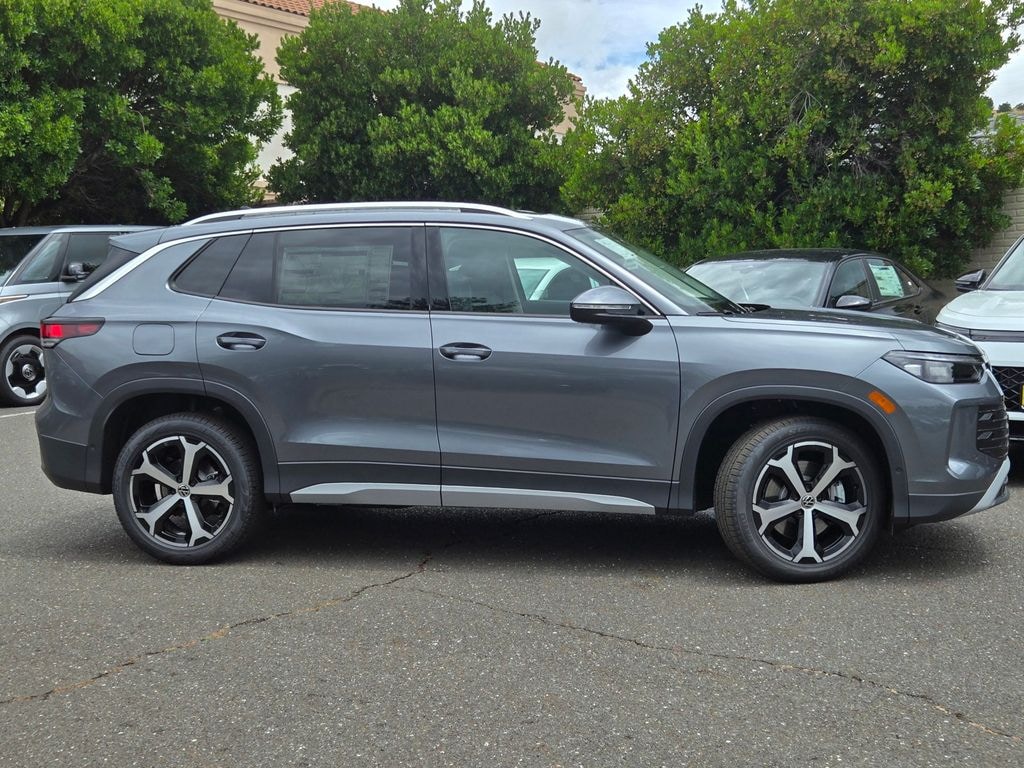 New 2026 Volkswagen Tiguan 2.0T SE SUV