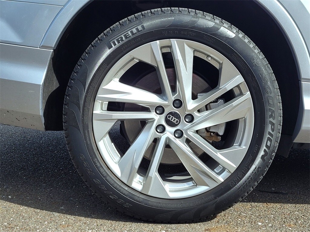 2022 Audi Q7 55 Premium Plus photo 4