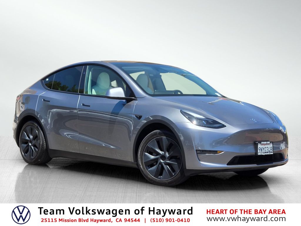 2024 Tesla Model Y Long Range Dual Motor All-Wheel Drive's photo