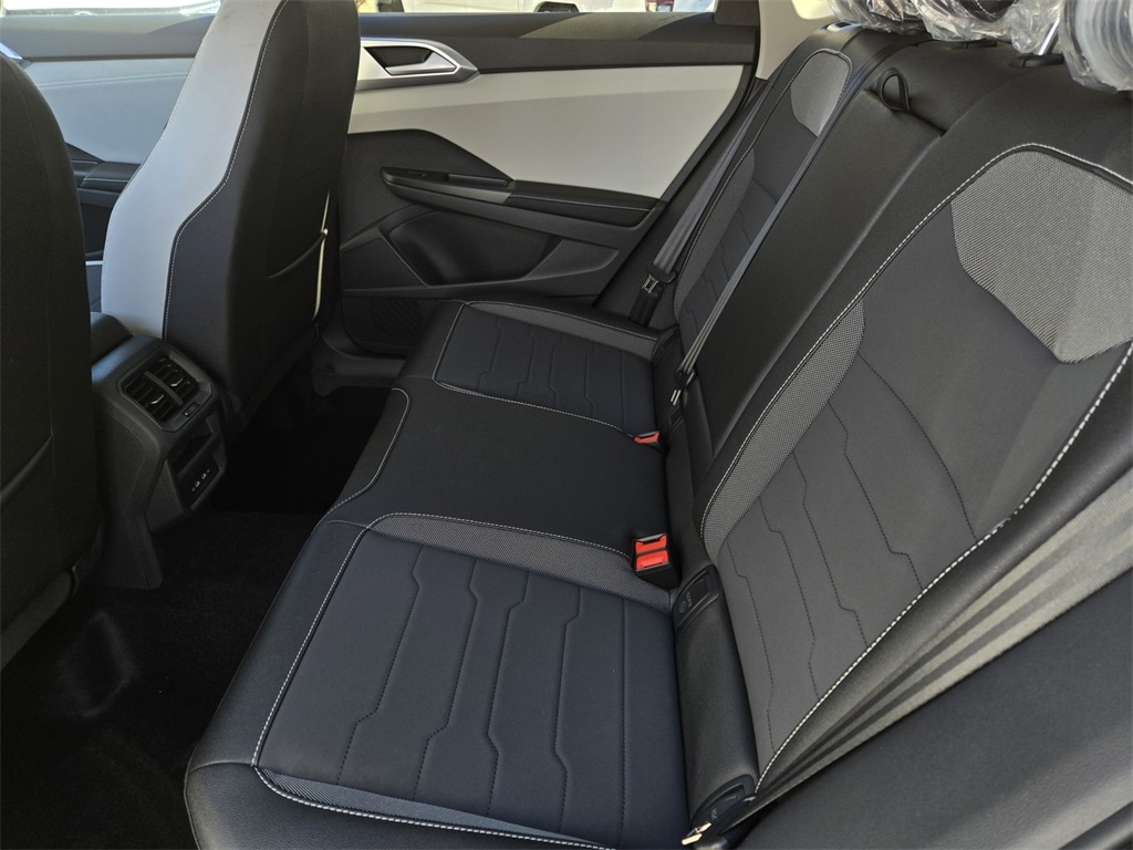 New 2026 Volkswagen Taos 1.5T SE SUV