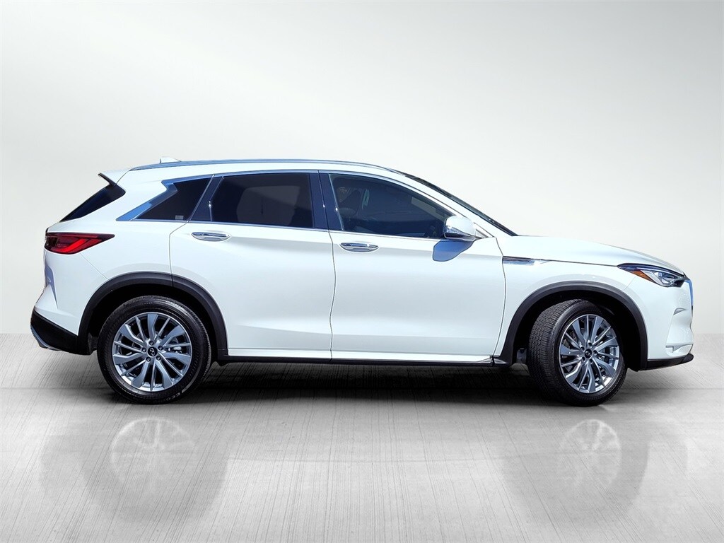 2024 Infiniti QX50 Luxe photo 3