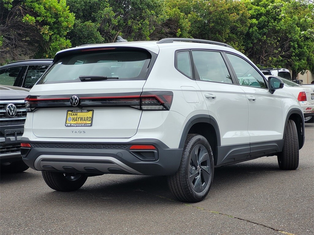 2025 Volkswagen Taos S photo 3