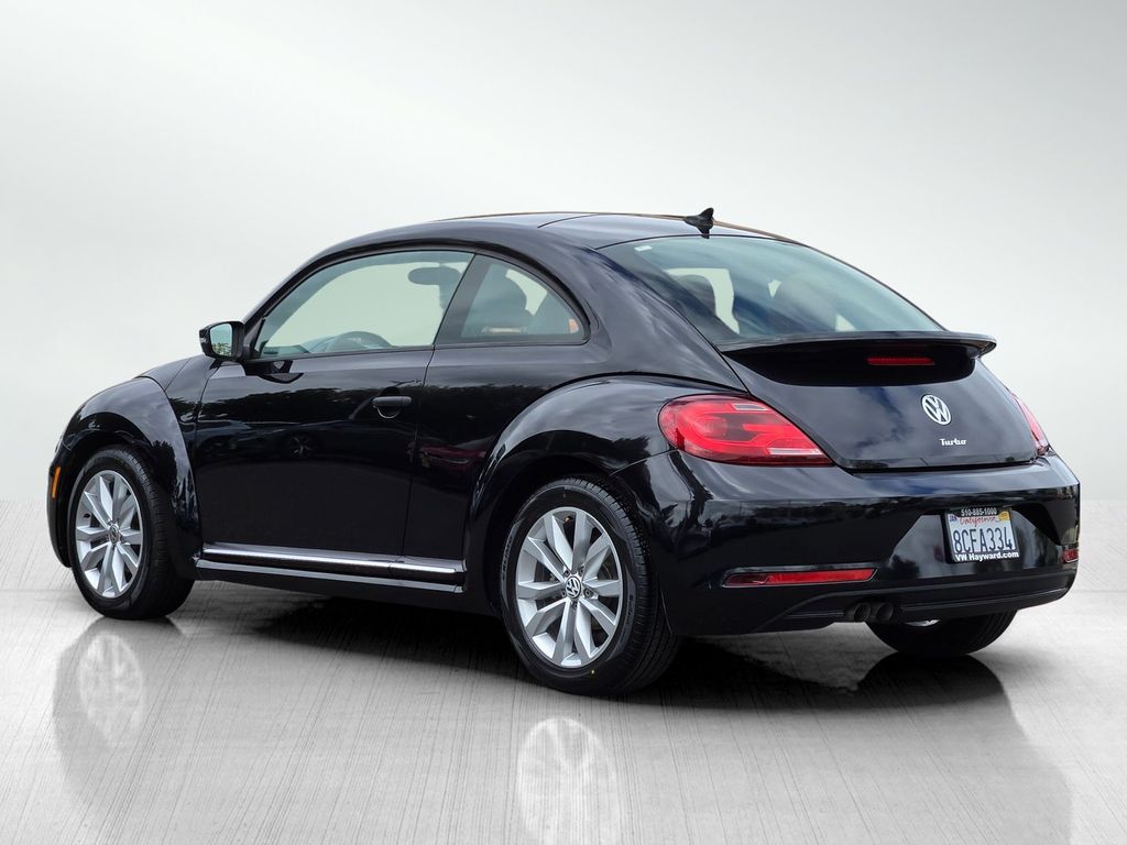 2017 Volkswagen Beetle 1.8T Classic photo 6