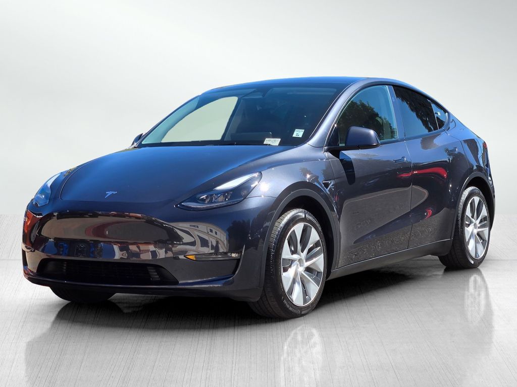 2024 Tesla Model Y Long Range photo 3