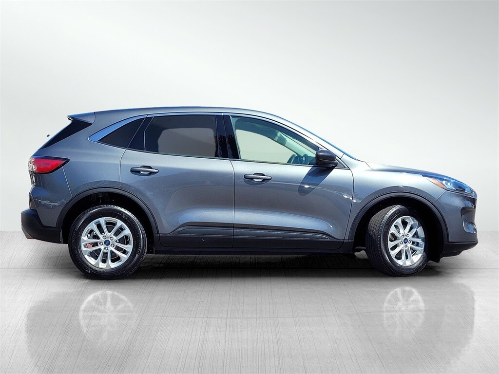 2022 Ford Escape Hybrid SE photo 3