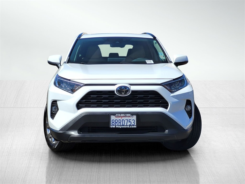 2020 Toyota RAV4 XLE Premium photo 2