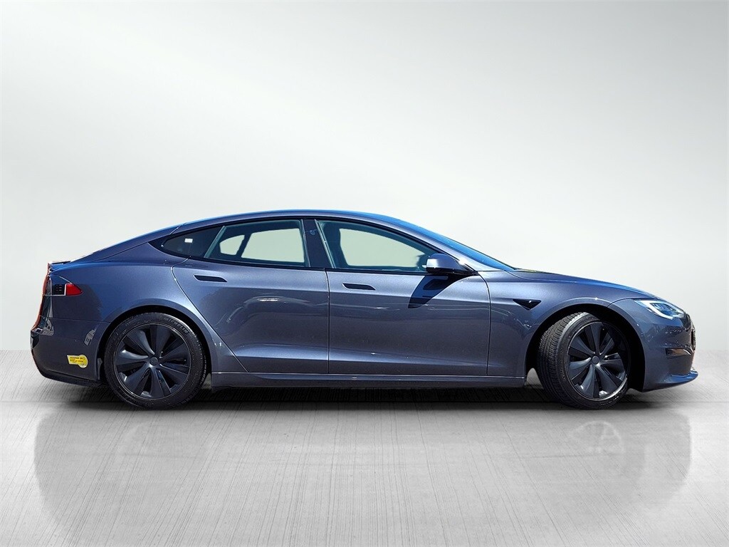 2022 Tesla Model S photo 2