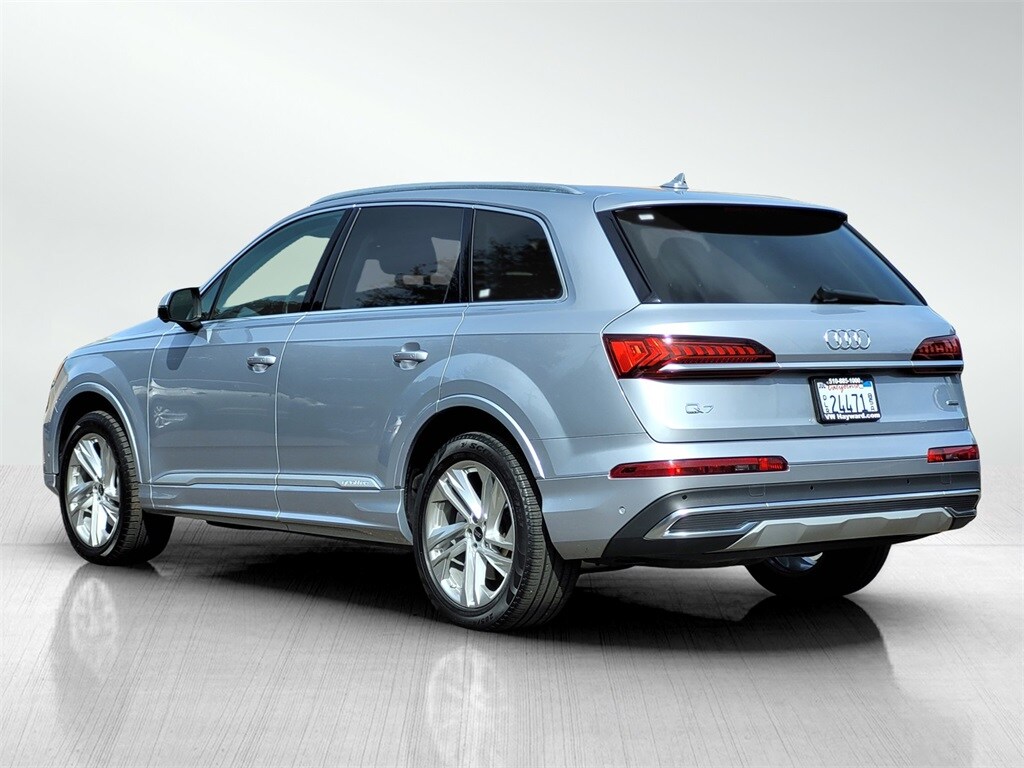 2022 Audi Q7 55 Premium Plus photo 7