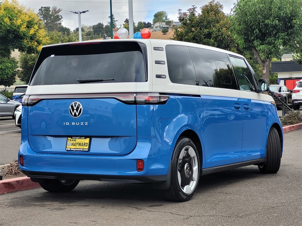 New 2025 Volkswagen ID. Buzz Pro S Van Passenger Van