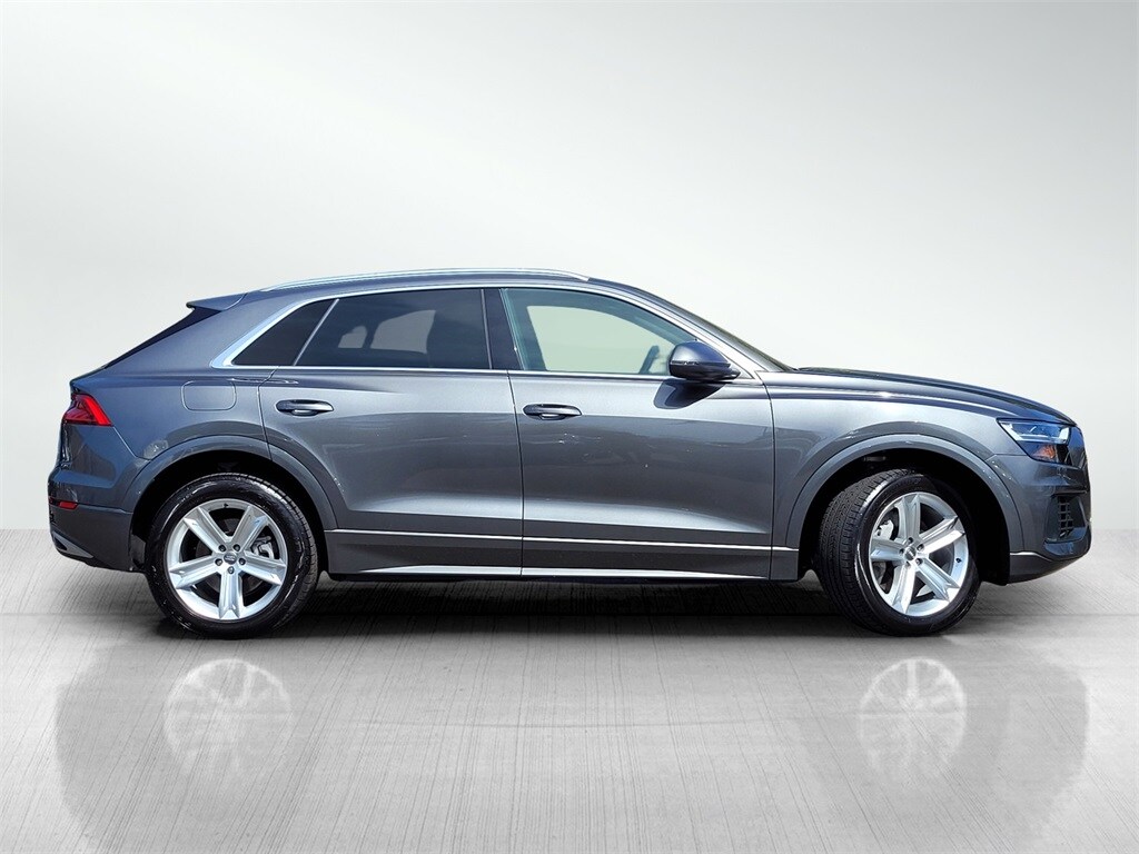 2019 Audi Q8 Premium photo 3