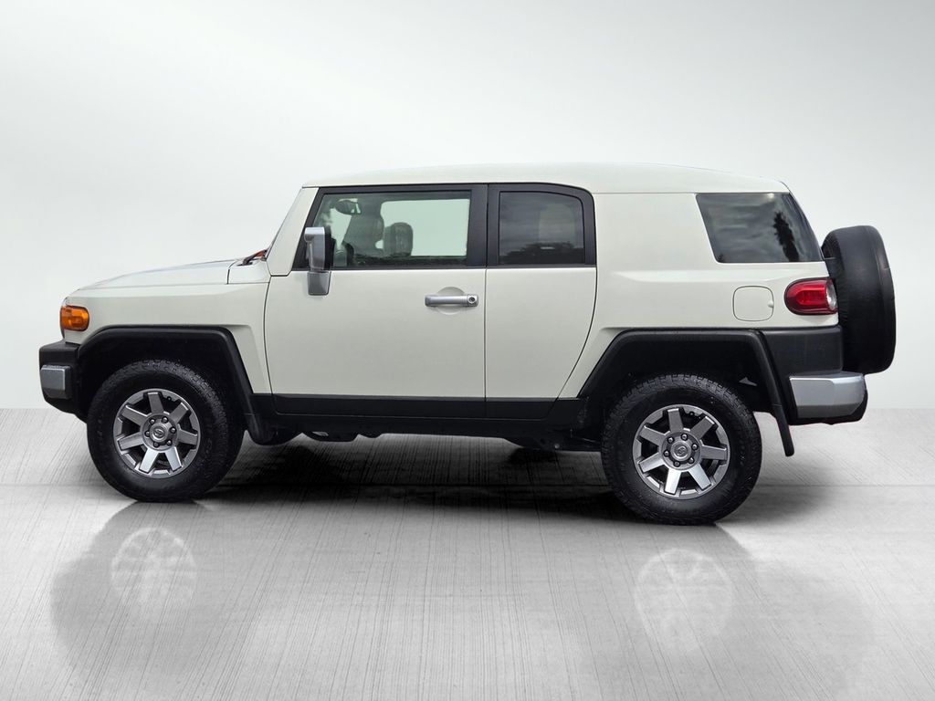 2014 Toyota FJ Cruiser Base photo 3