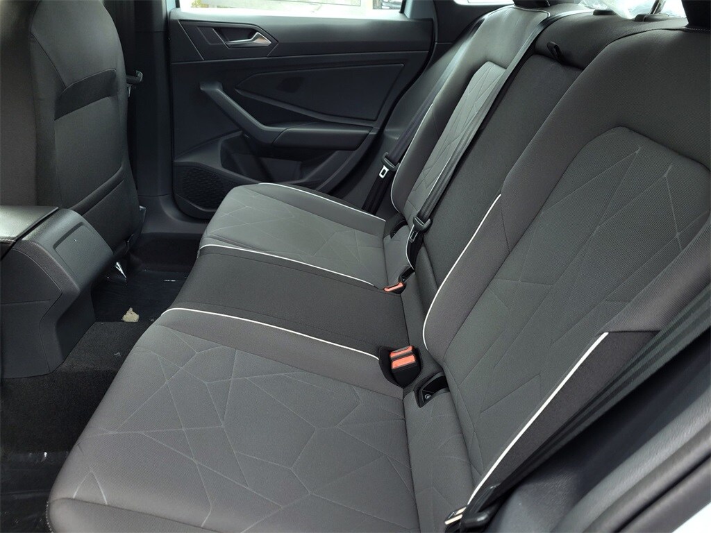 2026 Volkswagen Jetta 1.5T Sport photo 4