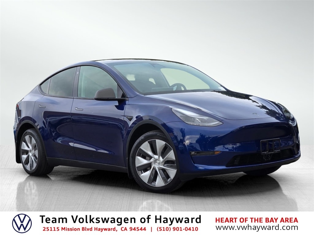 2023 Tesla Model Y Long Range's photo