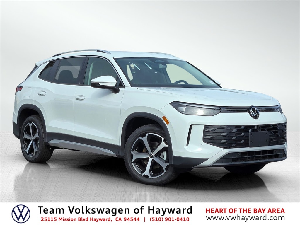 2025 Volkswagen Tiguan SE's photo