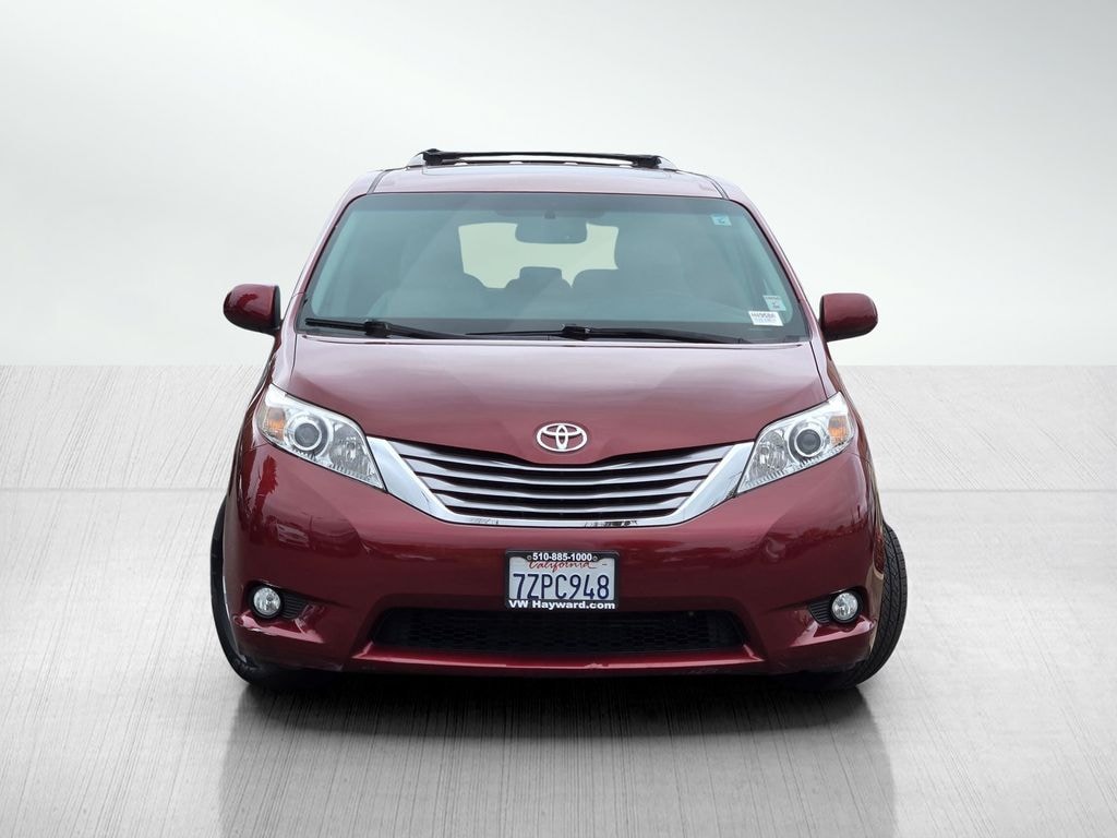Used 2017 Toyota Sienna XLE Van