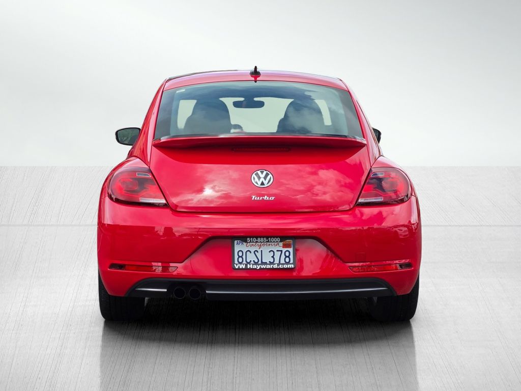 2018 Volkswagen Beetle 2.0T SE photo 4