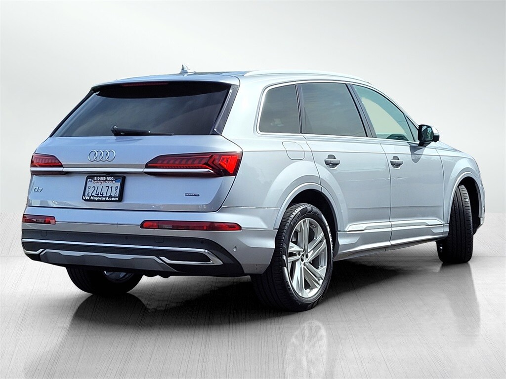 2022 Audi Q7 55 Premium Plus photo 5