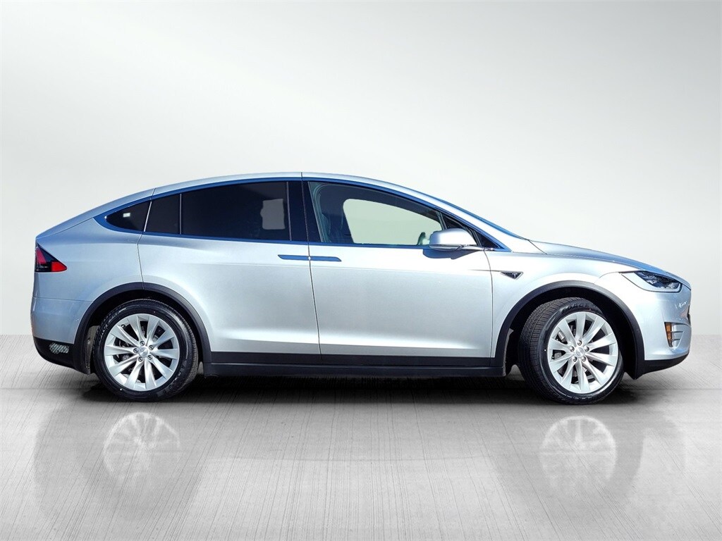 2016 Tesla Model X 90D photo 4