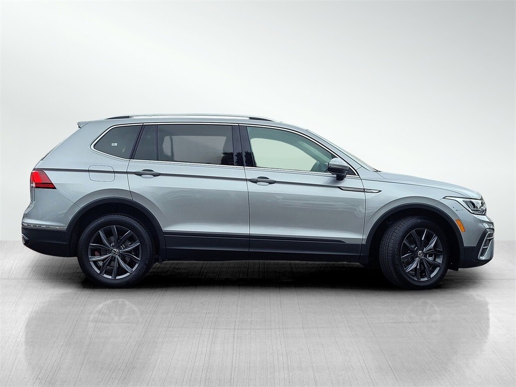 2023 Volkswagen Tiguan SE photo 3