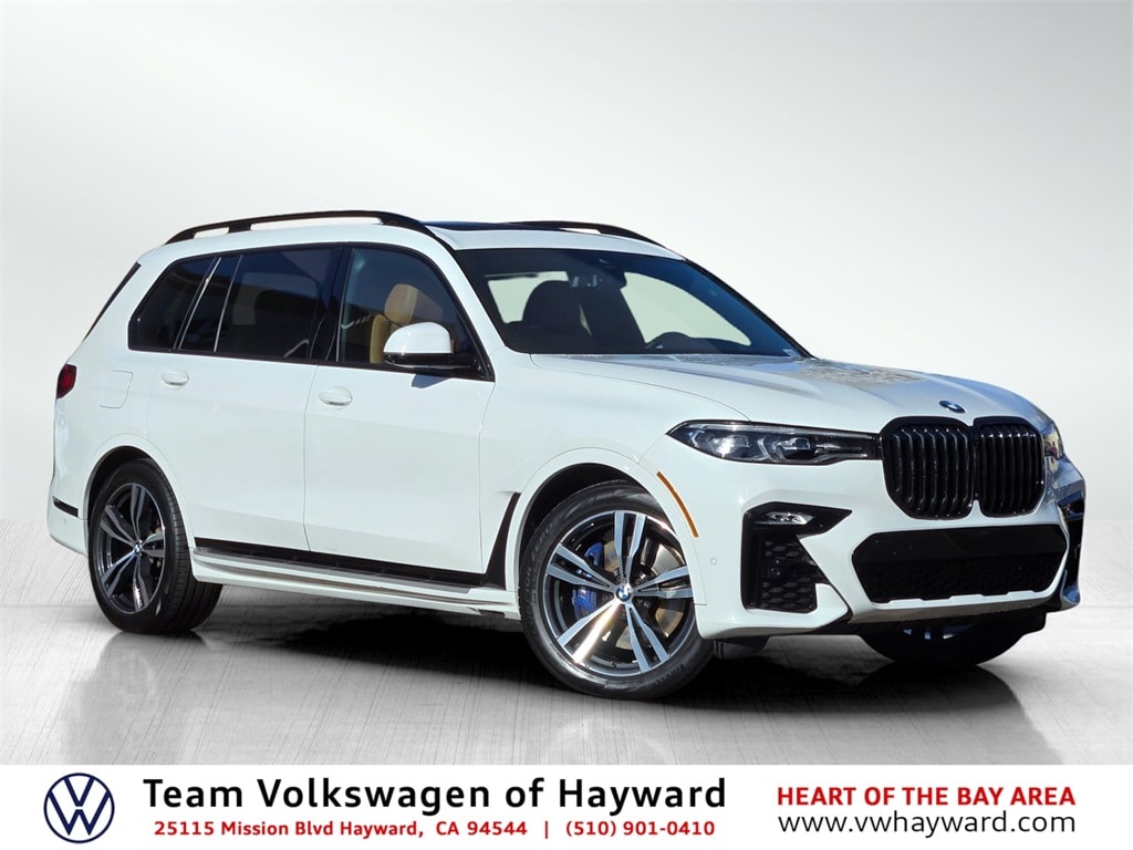 2022 BMW X7 40i's photo