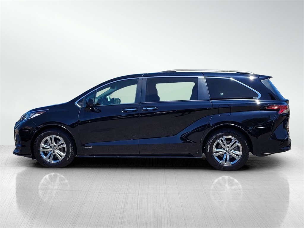 2021 Toyota Sienna XSE photo 7