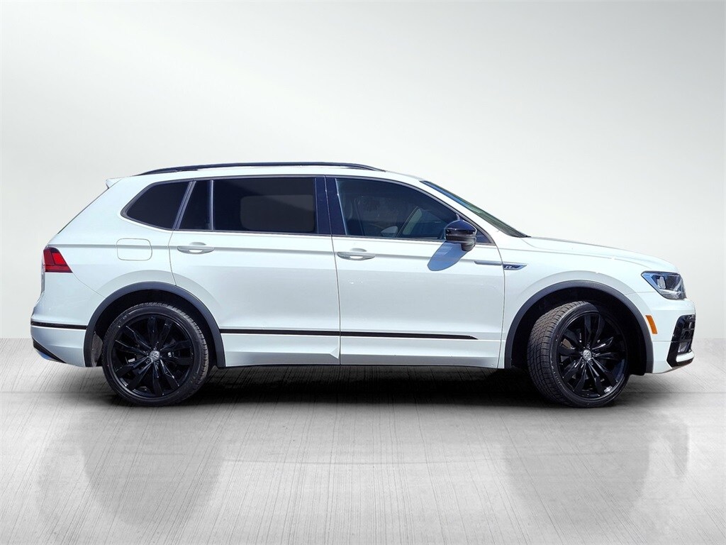 2020 Volkswagen Tiguan SE R-Line Black photo 3