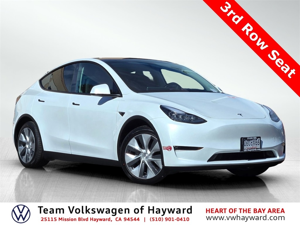 2023 Tesla Model Y Long Range's photo