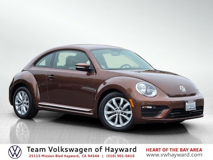 2017 Volkswagen Beetle 1.8T Classic Hatchback