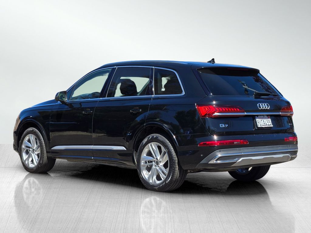 2023 Audi Q7 55 Premium Plus photo 5