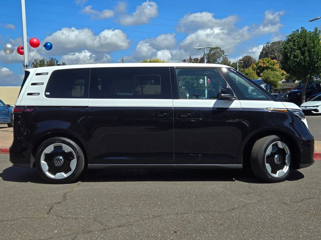 New 2025 Volkswagen ID. Buzz Pro S Van Passenger Van