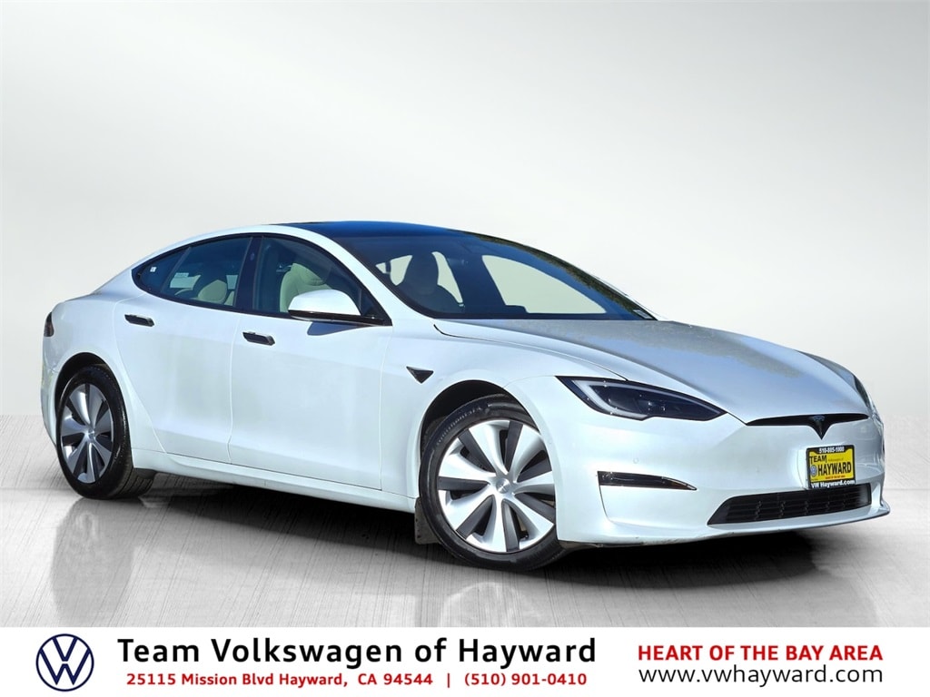 2022 Tesla Model S Base's photo