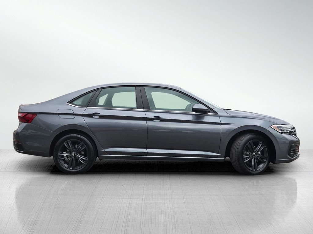 2024 Volkswagen Jetta 1.5T SE photo 2