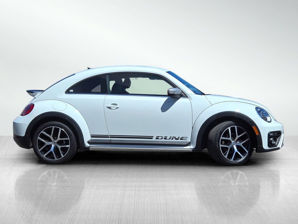 2016 Volkswagen Beetle 1.8T Dune photo 2