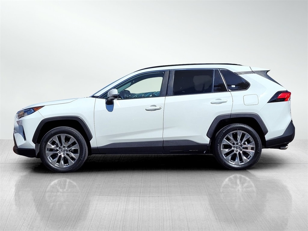 2020 Toyota RAV4 XLE Premium photo 7