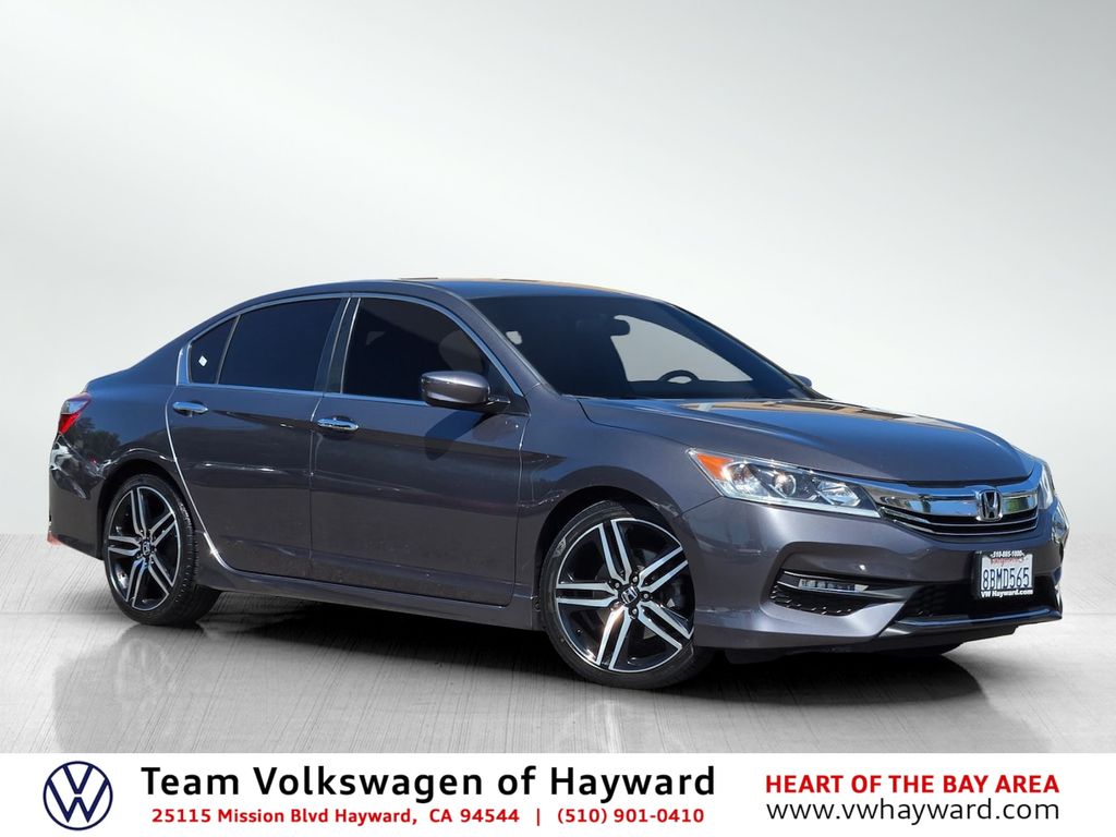 2017 Honda Accord Sport's photo