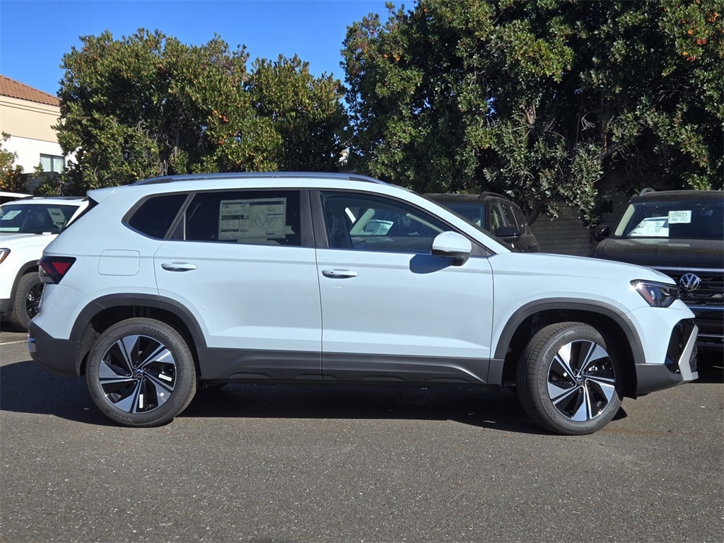 New 2026 Volkswagen Taos 1.5T SE SUV